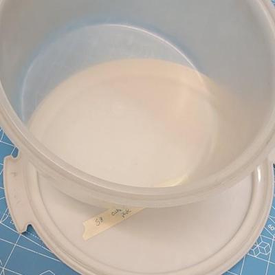 Tupperware cake pan