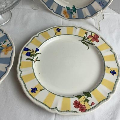 H585 Large Noritake Chargers & Glass Cake Plate w/ Dome Cover