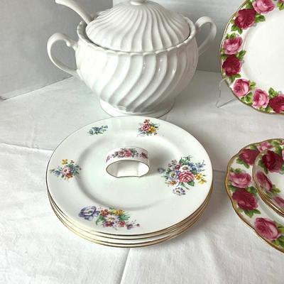 H589 Floral Luncheon Dish Set
