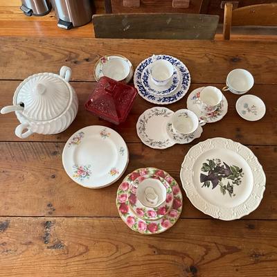 H589 Floral Luncheon Dish Set
