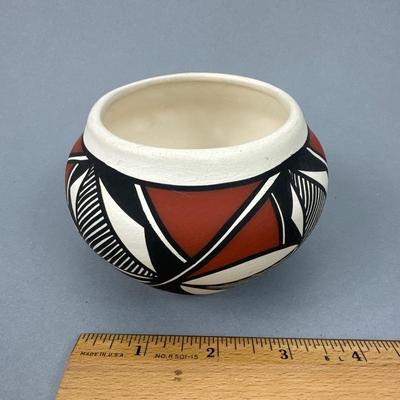 Vintage Acoma Native American miniature vase