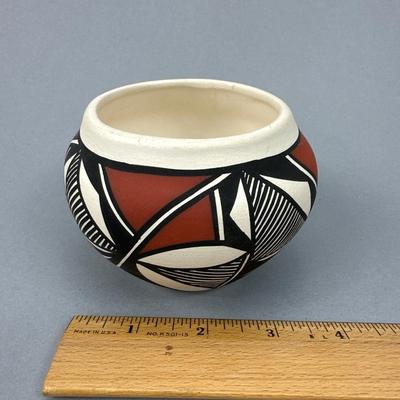 Vintage Acoma Native American miniature vase