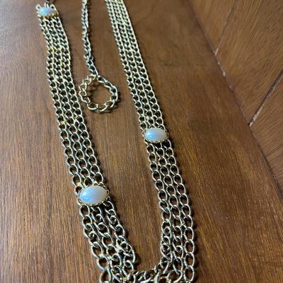 GOLD TONE BELT WITH ACCENT BEADS