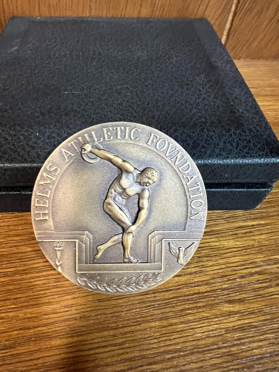 HELMS ATHLETIC FOUNDATION MEDAL W/BOX