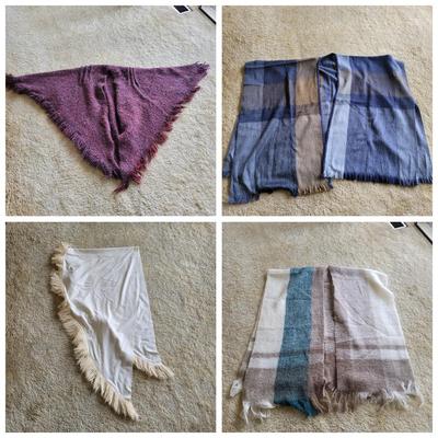 Womenâ€™s Shawls (P-CE)