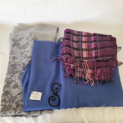 Womenâ€™s Scarves - Includes Pure wool (P-CE)