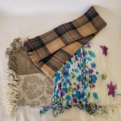 Womenâ€™s Scarves - Includes Pure wool (P-CE)