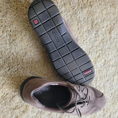 Womenâ€™s Clarks, Ecco Shoes Sizes 8 - 11 and More (P-CE)