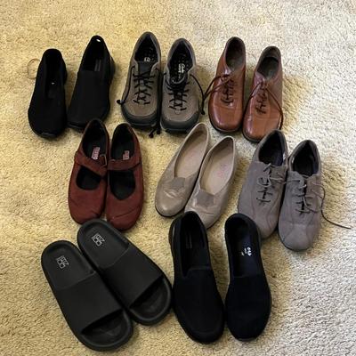 Womenâ€™s Clarks, Ecco Shoes Sizes 8 - 11 and More (P-CE)