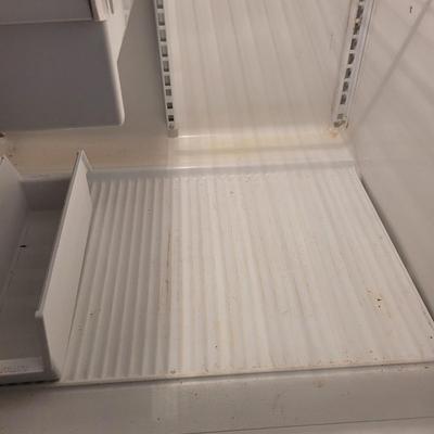 GE 18.2 cu ft No-Frost Refrigerator Freezer (BS-CE)