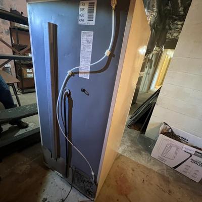 GE 18.2 cu ft No-Frost Refrigerator Freezer (BS-CE)