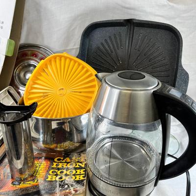 Botanic gardens dinner ware, Pyrex, coffe, Tea, stove top grill