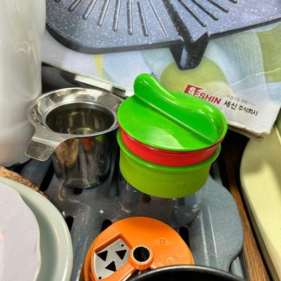 Botanic gardens dinner ware, Pyrex, coffe, Tea, stove top grill