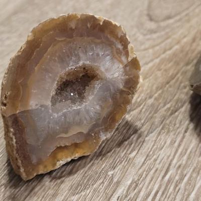 (2) Geode Pieces