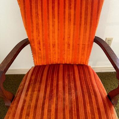 Vintage Chair (See Description)