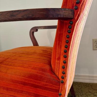 Vintage Chair (See Description)