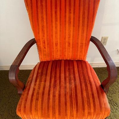 Vintage Chair (See Description)