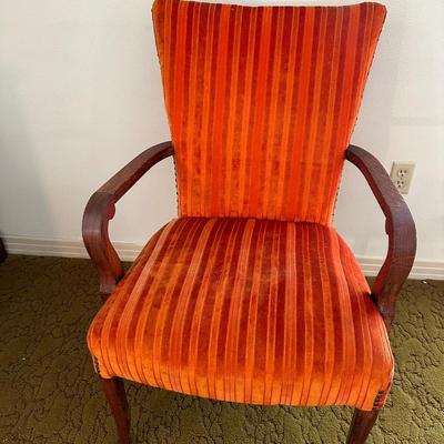 Vintage Chair (See Description)