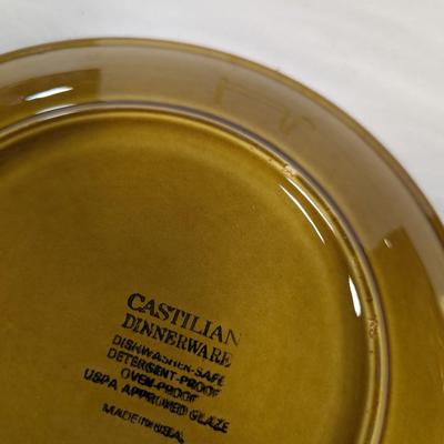 5 Castilian Dinnerware Plates