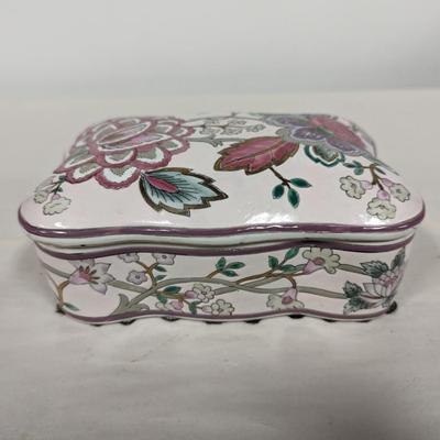 Classic Traditions J C Penney Hand Crafted Porcelain Trinket Box