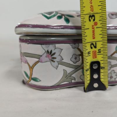 Classic Traditions J C Penney Hand Crafted Porcelain Trinket Box