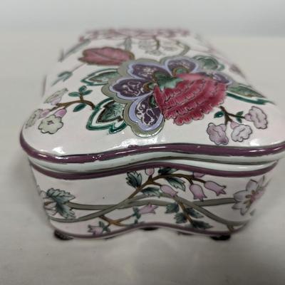Classic Traditions J C Penney Hand Crafted Porcelain Trinket Box