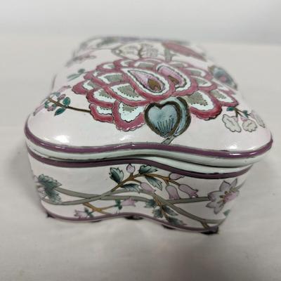 Classic Traditions J C Penney Hand Crafted Porcelain Trinket Box