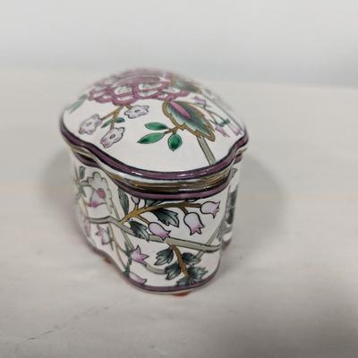 Classic Traditions J C Penney Hand Crafted Porcelain Trinket Box