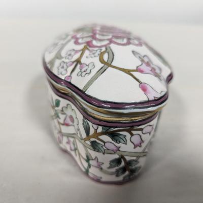 Classic Traditions J C Penney Hand Crafted Porcelain Trinket Box