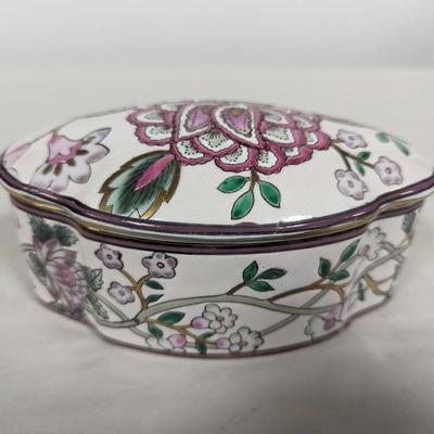 Classic Traditions J C Penney Hand Crafted Porcelain Trinket Box
