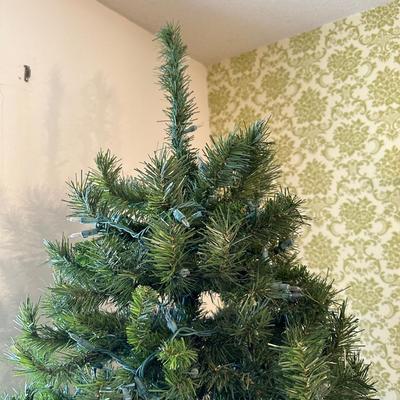 7â€™ Artificial Christmas Tree