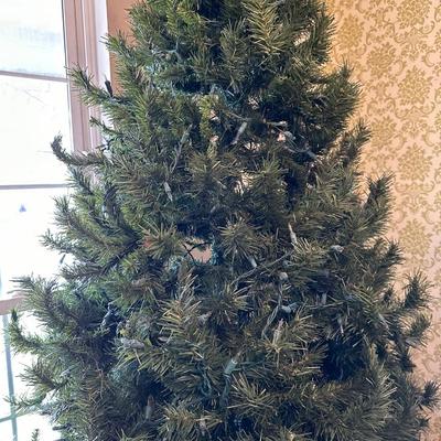 7â€™ Artificial Christmas Tree