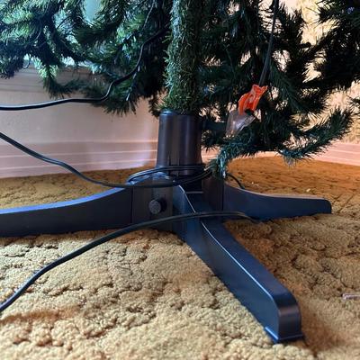 7â€™ Artificial Christmas Tree