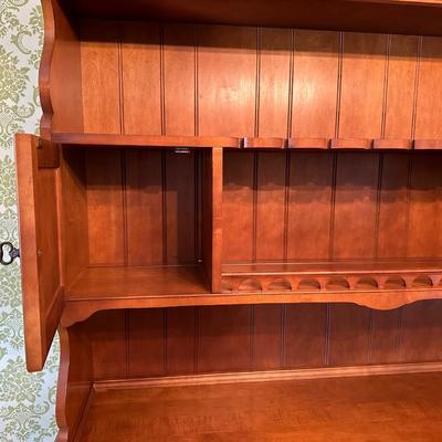 Maple Hutchâ€”Separates Into 2 Piecesâ€”EXCELLENT Condition