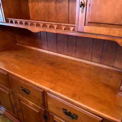 Maple Hutchâ€”Separates Into 2 Piecesâ€”EXCELLENT Condition