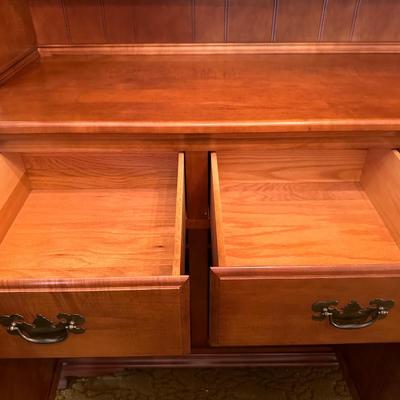 Maple Hutchâ€”Separates Into 2 Piecesâ€”EXCELLENT Condition