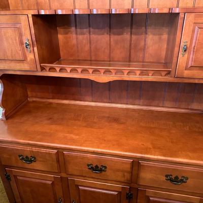 Maple Hutchâ€”Separates Into 2 Piecesâ€”EXCELLENT Condition