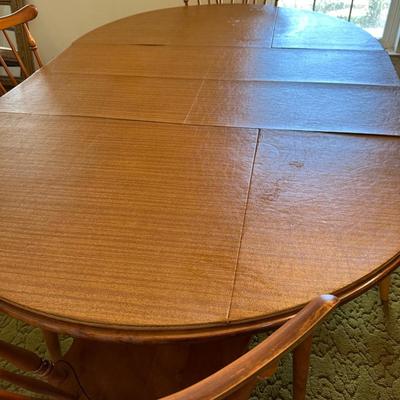 Dining Table w/ Two Leaves â€” EXCELLENT Condition