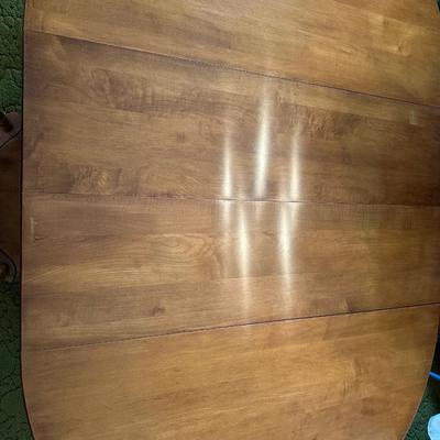 Dining Table w/ Two Leaves â€” EXCELLENT Condition