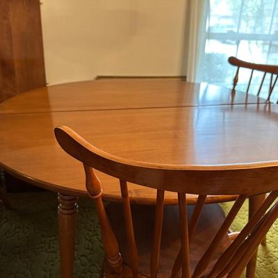 Dining Table w/ Two Leaves â€” EXCELLENT Condition