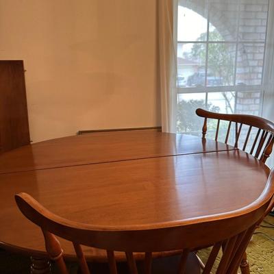 Dining Table w/ Two Leaves â€” EXCELLENT Condition