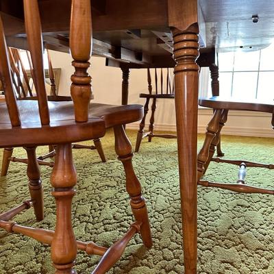 Dining Table w/ Two Leaves â€” EXCELLENT Condition