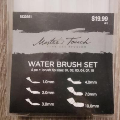 New in Package Water Brush Set