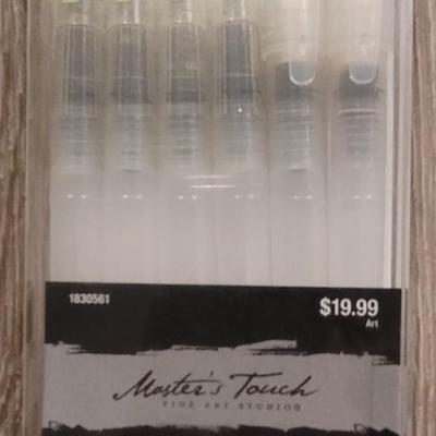 New in Package Water Brush Set