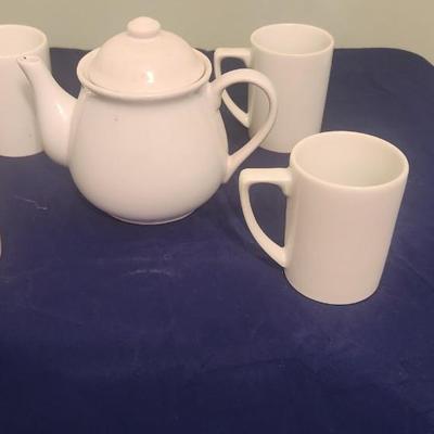 Tea pot & mug set - 4 mugs