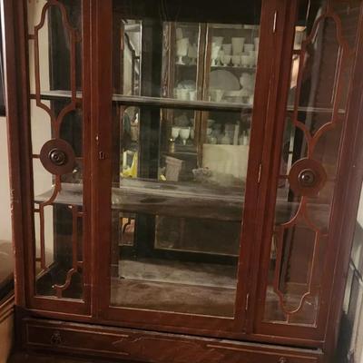 China cabinet - missing side panel of glass