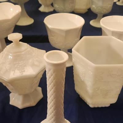 Milk glass vase - 6