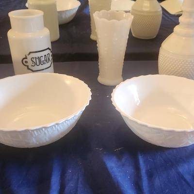 Milk glass set 3 vase 2 bowl
