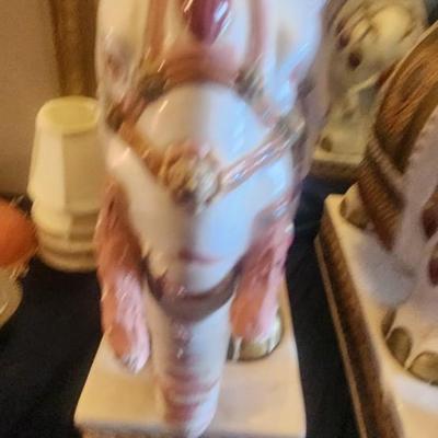 Set of elephants w/broken tusks