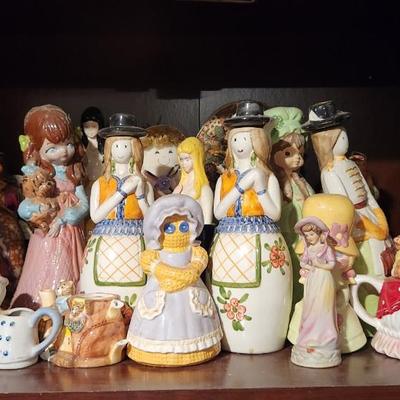Assorted glass figures